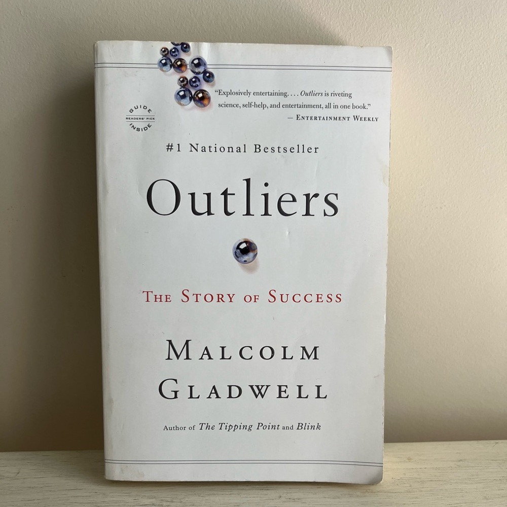 Outliers by Malcolm Gladwell-Good Condition (annotations inside)